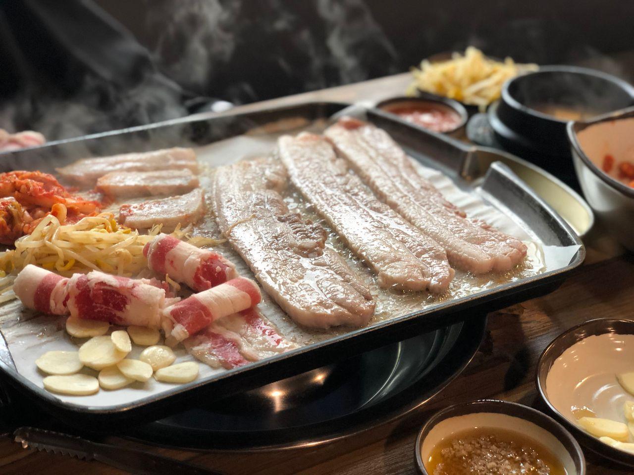 Consejos gastronómicos de Hongdae: 7 ¡todo lo que puedes comer a la parrilla coreana de cerdo/ternera que los amantes de la carne no pueden perderse!