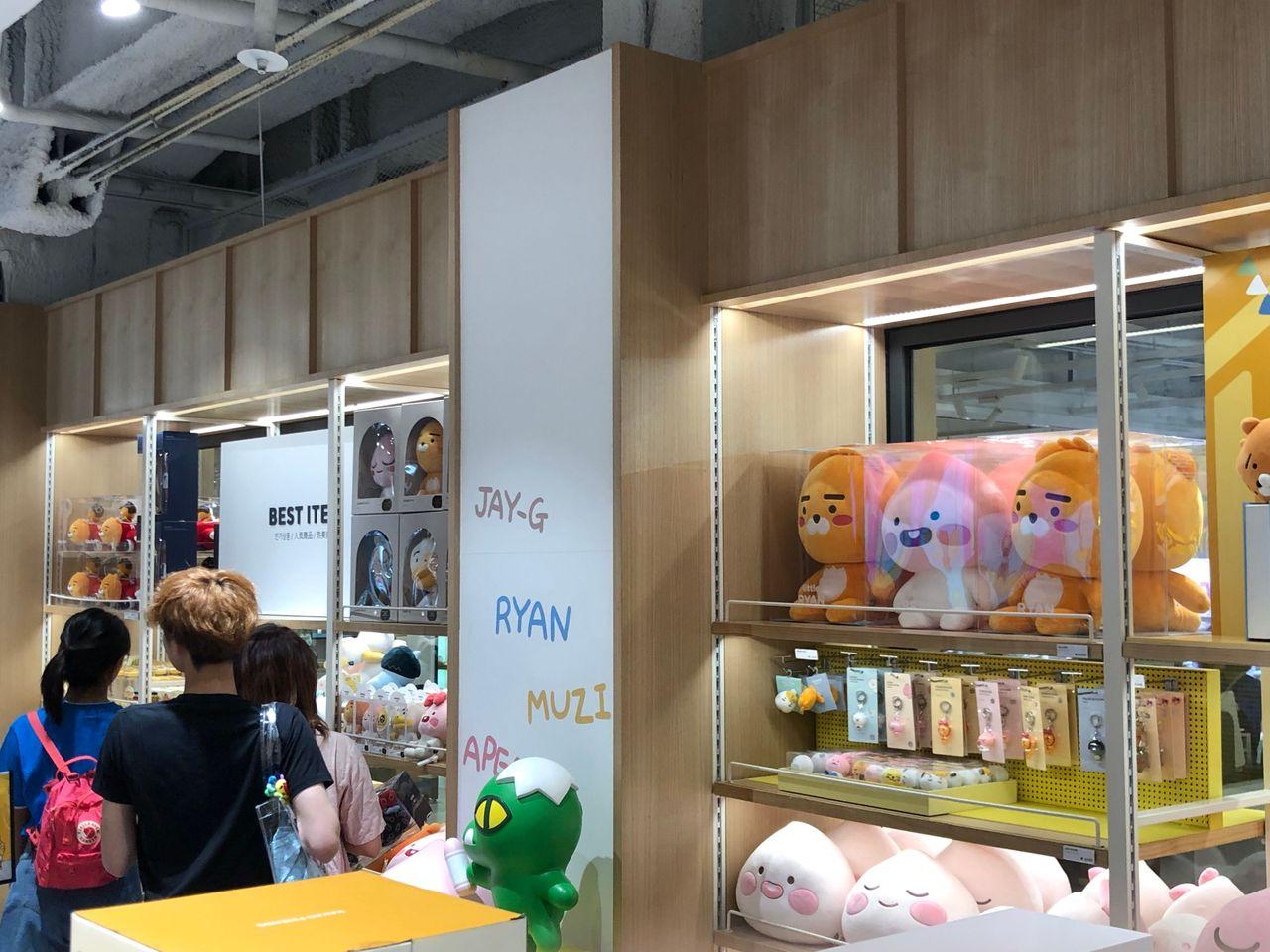 【Myeongdong Shopping】Summer clothing is on the market! Myeongdong Young Plaza visit