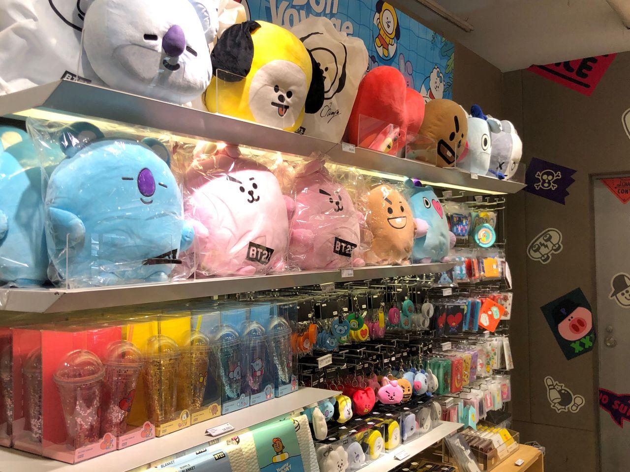 【Myeongdong Shopping】Summer clothing is on the market! Myeongdong Young Plaza visit