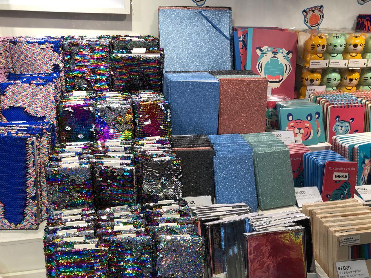 【Myeongdong Shopping】Summer clothing is on the market! Myeongdong Young Plaza visit