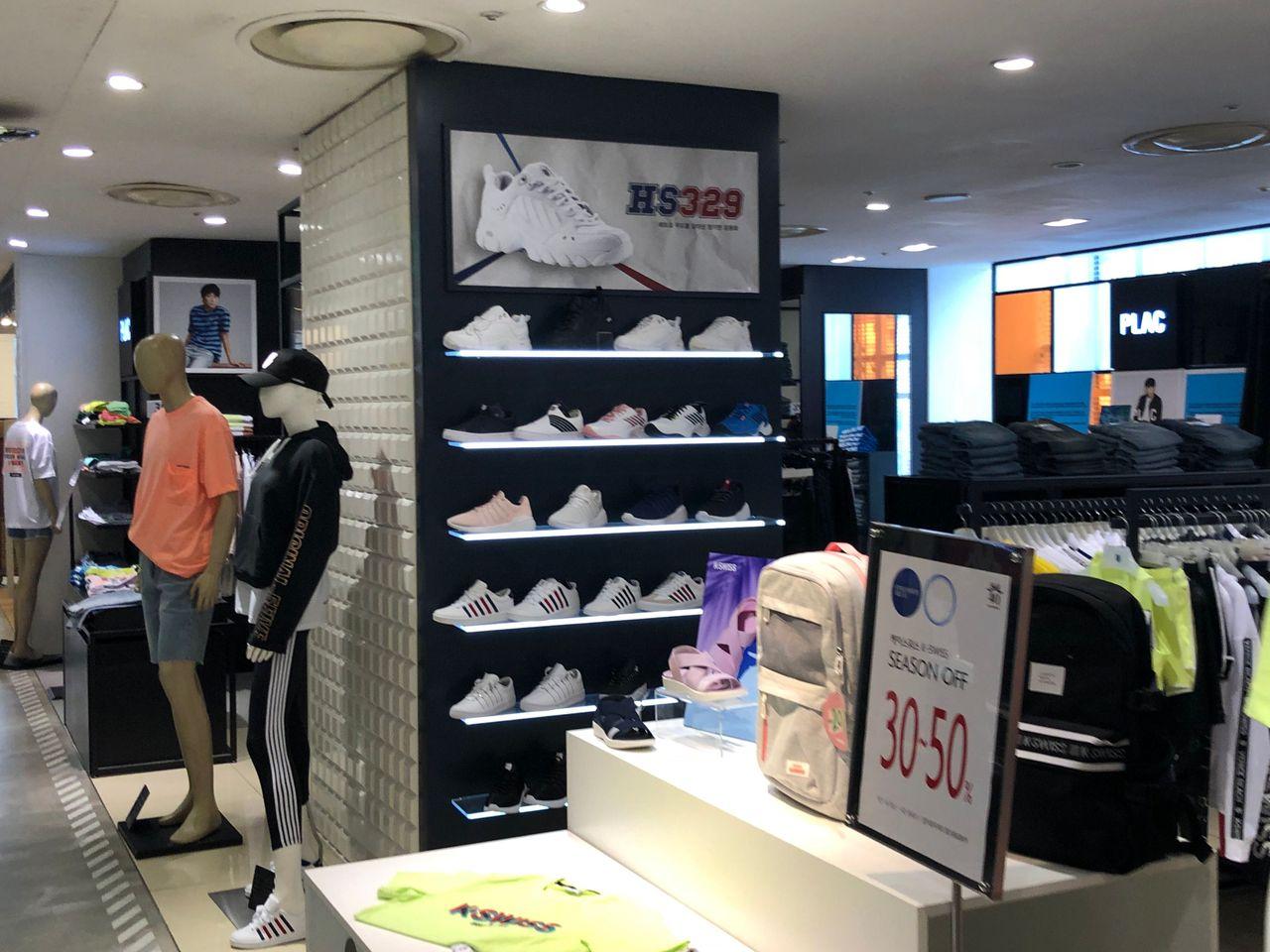 【Myeongdong Shopping】Summer clothing is on the market! Myeongdong Young Plaza visit
