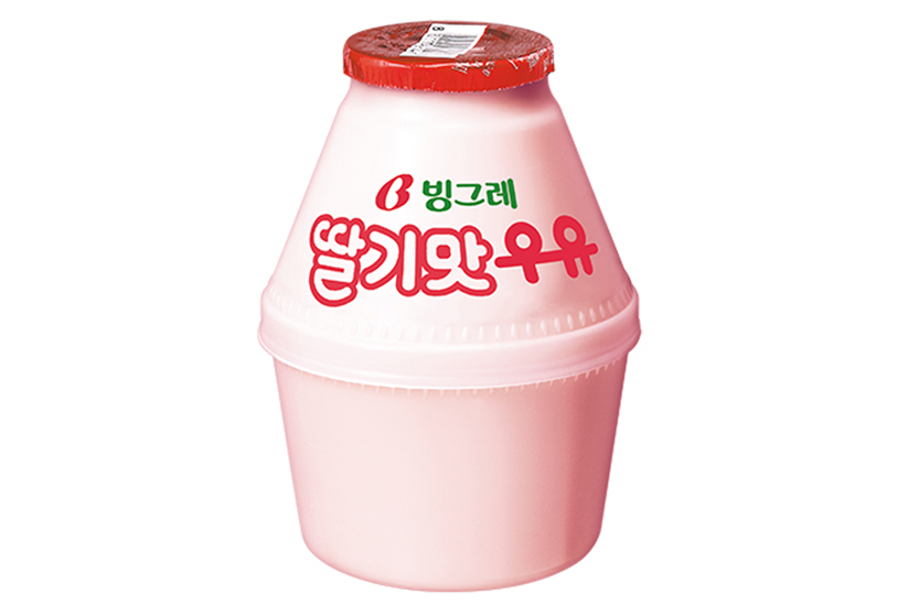 Milk korea. Корейское молоко. Корейское клубничное молоко. Японское молоко. Корейское молоко с клубникой.