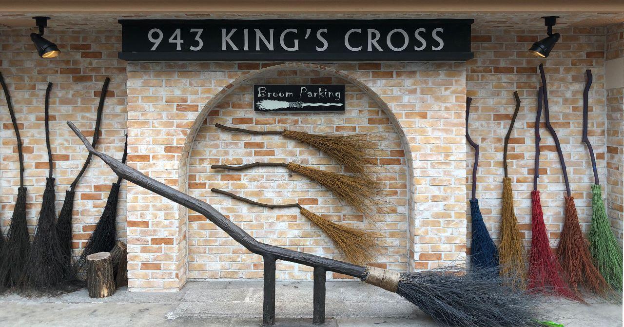 943 King's Cross | Harry Potter Cafe In Hongdae