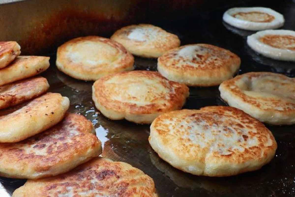 Winter Activities In Korea: street food hotteok