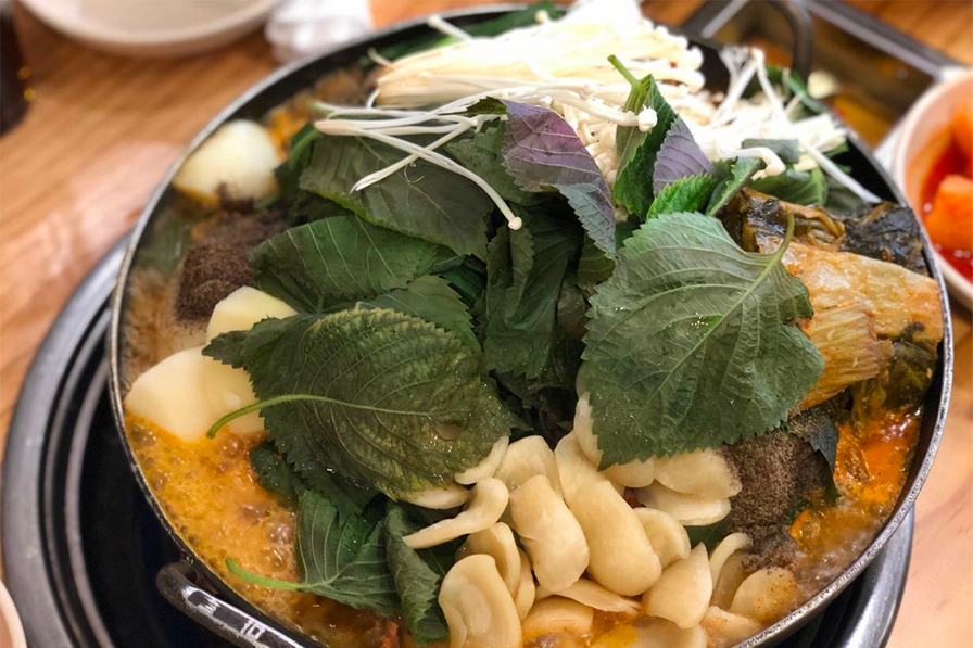 東廟24小時馬鈴薯排骨湯