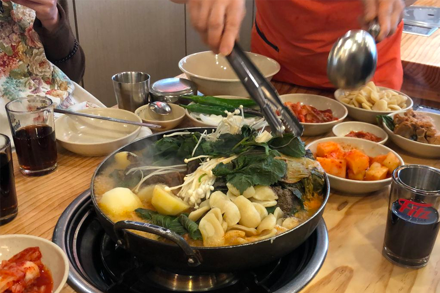 東廟24小時馬鈴薯排骨湯