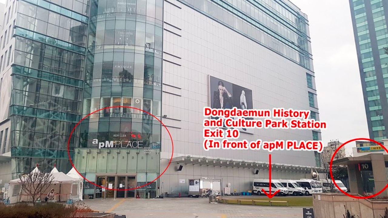 Lối ra số 10 của ga Công viên Văn hoá và Lịch sử Dongdaemun, Hàn Quốc.