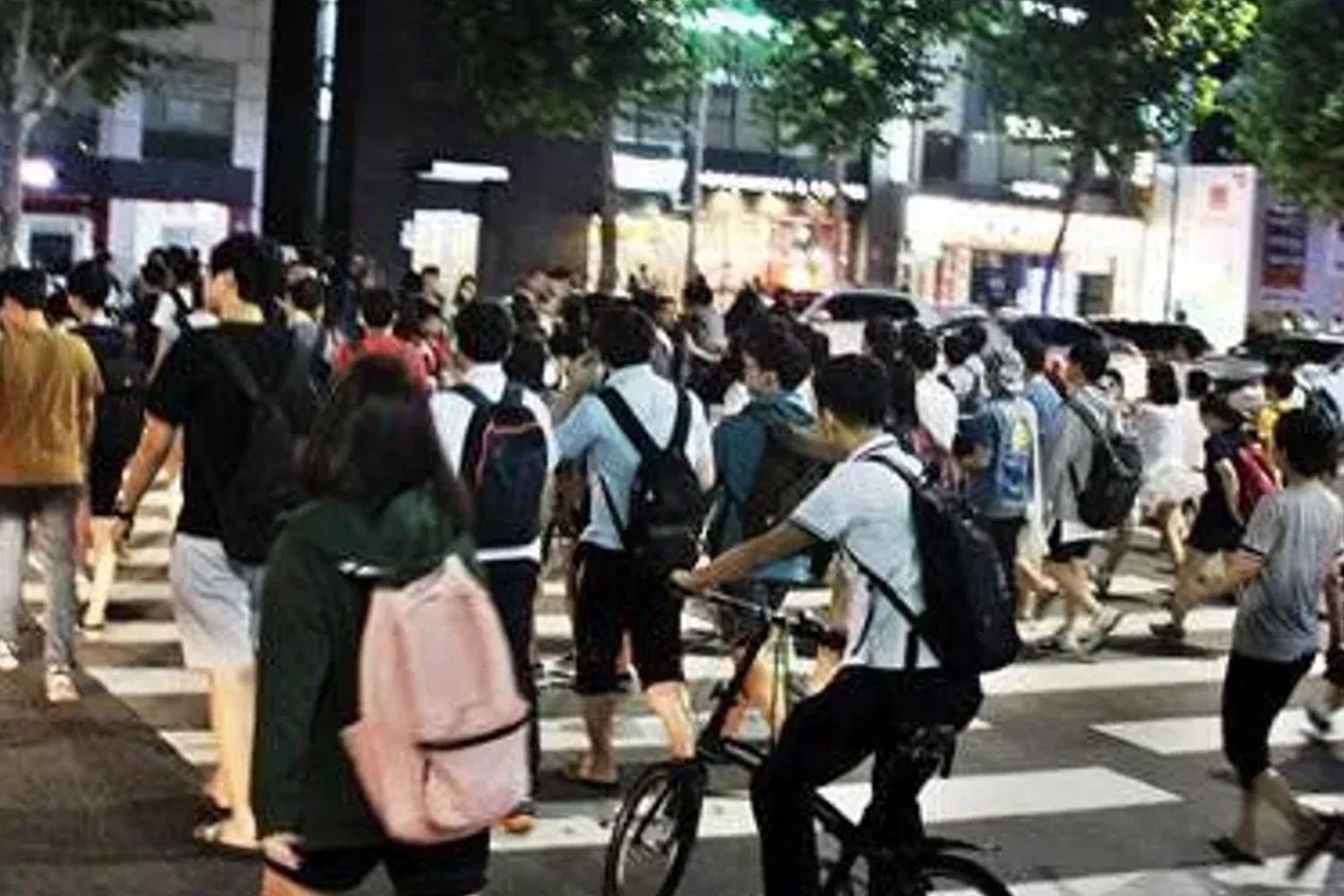 เดิมทีการยกเว้นค่าเทอมสำหรับชั้นม.ปลาย 