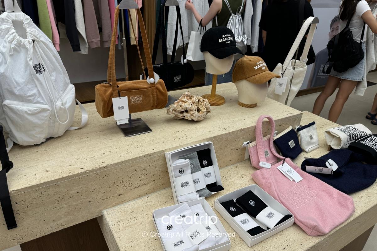 Marithé François Girbaud 明洞店店內同時裝單品