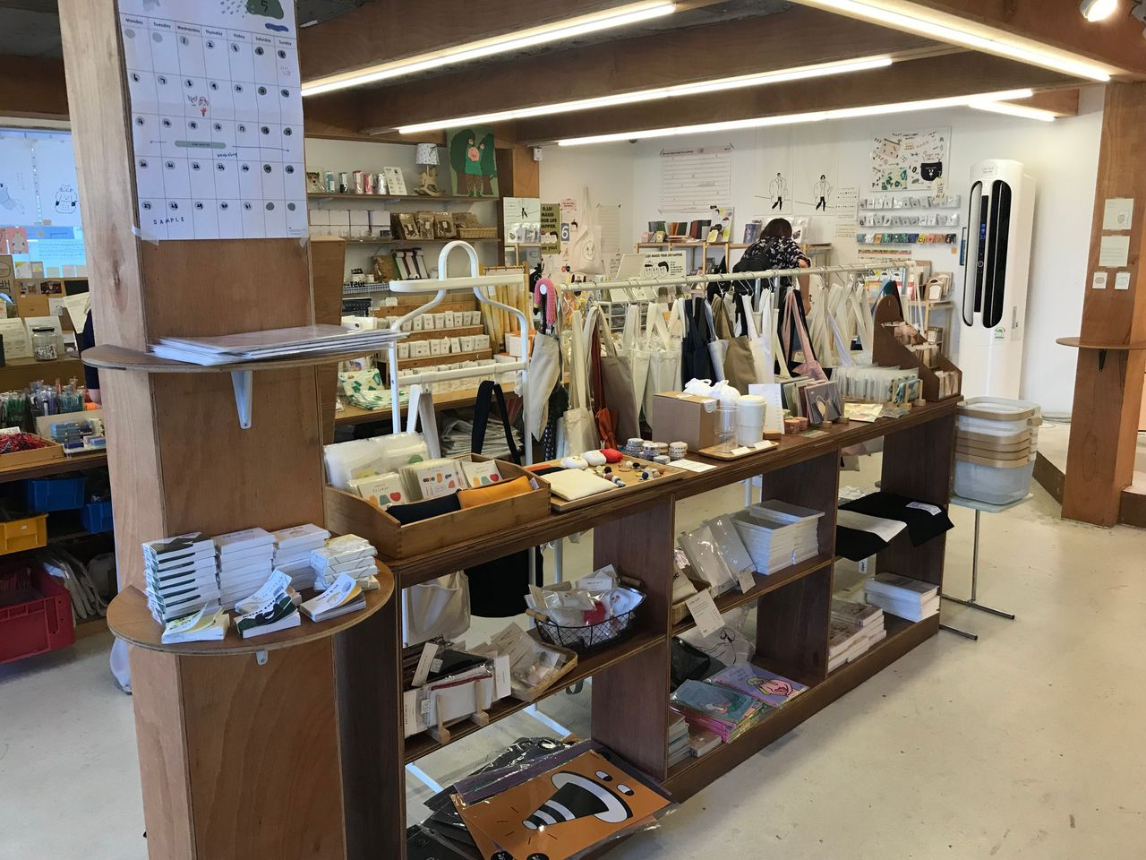 弘大購物 弘大逛街 弘大美妝 弘大韓国、韓国旅行、韓国観光、ソウル旅行、弘大、ホンデ、ショッピング、韓国コスメ、オリーブヤング、若者、ホットスポット、韓国ファッション、韓国雑貨、小物、韓国アクセサリー