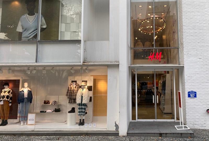 韓国、韓国旅行、韓国観光、ソウル旅行、弘大、ホンデ、ショッピング、韓国コスメ、オリーブヤング、若者、ホットスポット、韓国ファッション、韓国雑貨、小物、韓国アクセサリー