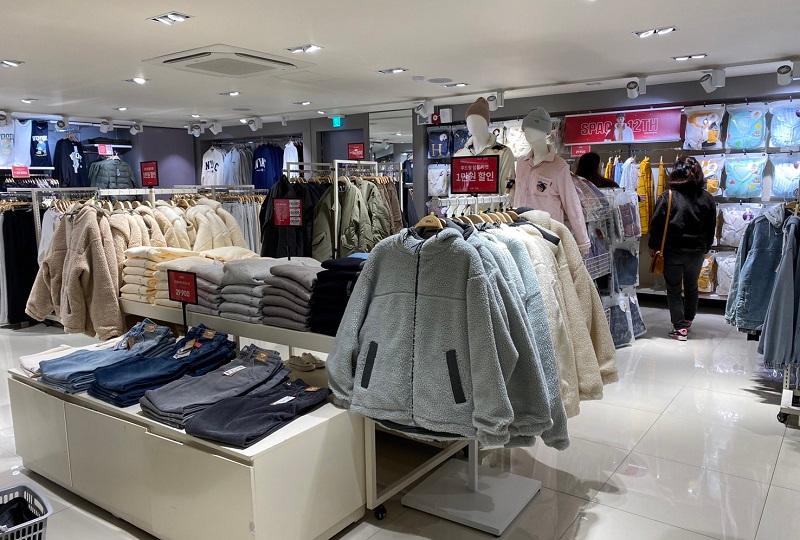 韓国、韓国旅行、韓国観光、ソウル旅行、弘大、ホンデ、ショッピング、韓国コスメ、オリーブヤング、若者、ホットスポット、韓国ファッション、韓国雑貨、小物、韓国アクセサリー