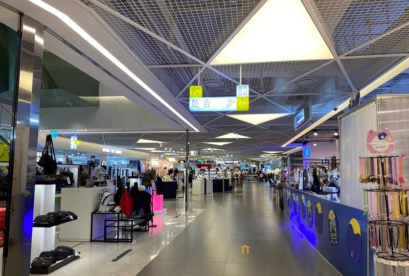 韓国、韓国旅行、韓国観光、ソウル旅行、弘大、ホンデ、ショッピング、韓国コスメ、オリーブヤング、若者、ホットスポット、韓国ファッション、韓国雑貨、小物、韓国アクセサリー