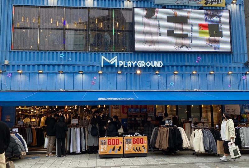 韓国、韓国旅行、韓国観光、ソウル旅行、弘大、ホンデ、ショッピング、韓国コスメ、オリーブヤング、若者、ホットスポット、韓国ファッション、韓国雑貨、小物、韓国アクセサリー