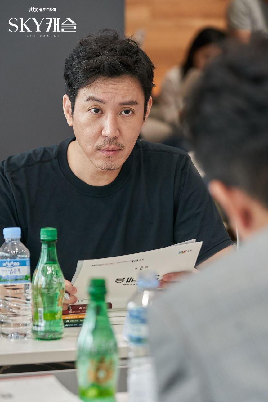 韓国ドラマ、韓国ドラマ｜SKYキャッスルから見る韓国文化、SKYキャッスル、スカイキャッスル、韓国文化、人気ドラマ、大ヒットドラマ、おススメドラマ、人気の韓国ドラマ、韓国ニュース、カルチャー、韓国ドラマおススメ、学歴社会、上流階級、上流階級の妻たち、ストレス社会、大学受験、韓国入試、入試コーディネーター、韓国塾、家庭教師、韓国教育費