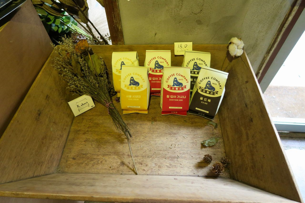 イテウォン、梨泰院、シンサ、新沙、韓国カフェ、ソウルカフェ、雰囲気の良いカフェ、独特な感性のカフェ、ブラウニー、韓国おしゃれカフェ