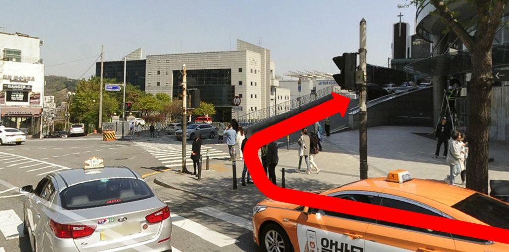 イテウォン、梨泰院、シンサ、新沙、韓国カフェ、ソウルカフェ、雰囲気の良いカフェ、独特な感性のカフェ、ブラウニー、韓国おしゃれカフェ