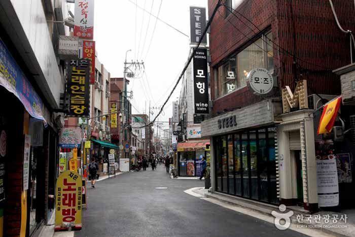 A Total Summary of New Hot Places in Seoul (Songlidangil, Sharosugil, Mangwon&Hapjeong, Euljiro, Huamdong, Manridong)