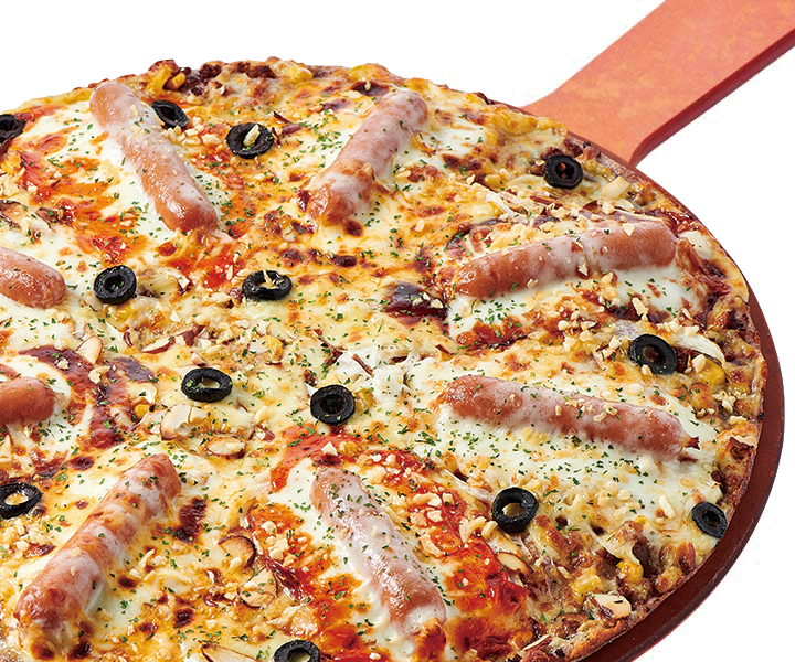 シュリンプとホットチキンゴールドピザ。チーズとトッピングが豊富で目を引きます。