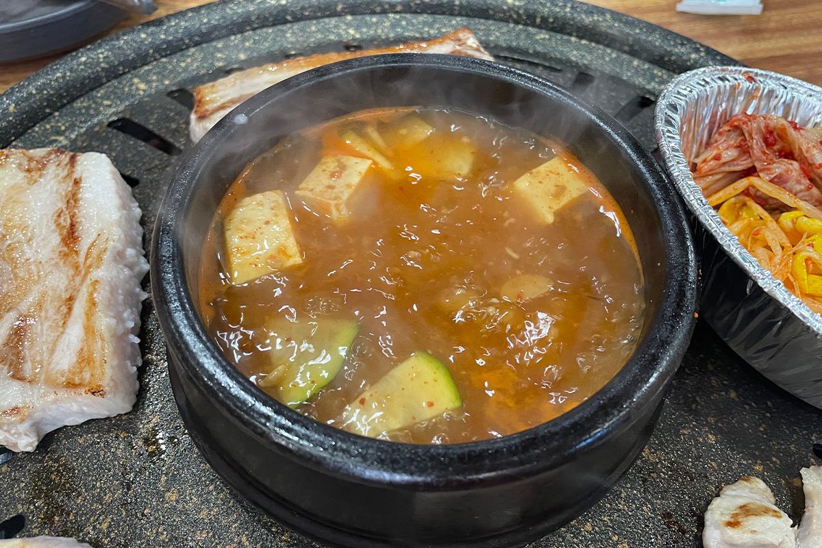 韓国旅行 韓国グルメ旅行 韓国グルメ 明洞グルメ店 明洞 オントリセンコギ サムギョプサル食べ放題