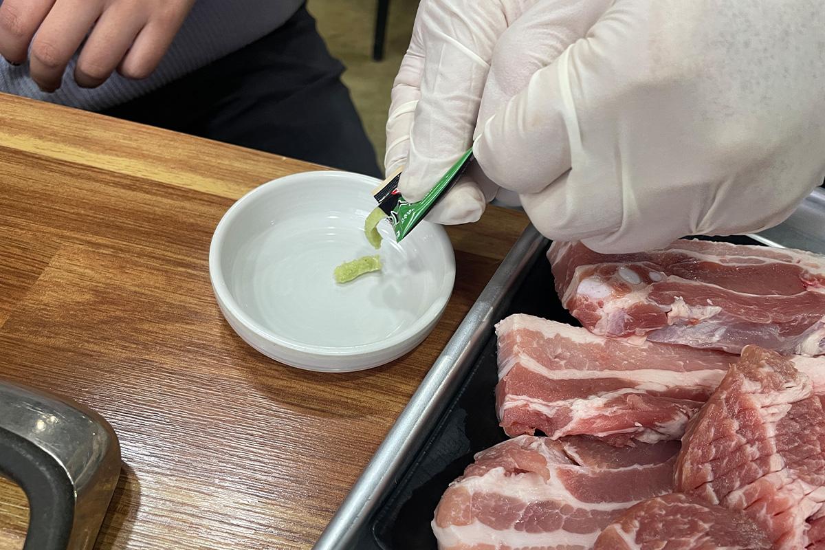 韓国旅行 韓国グルメ旅行 韓国グルメ 明洞グルメ店 明洞 オントリセンコギ サムギョプサル食べ放題