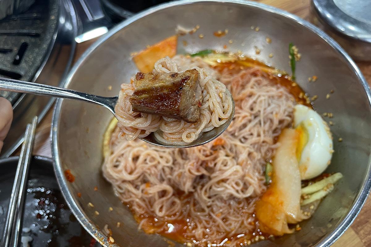 韓国旅行 韓国グルメ旅行 韓国グルメ 明洞グルメ店 明洞 オントリセンコギ サムギョプサル食べ放題