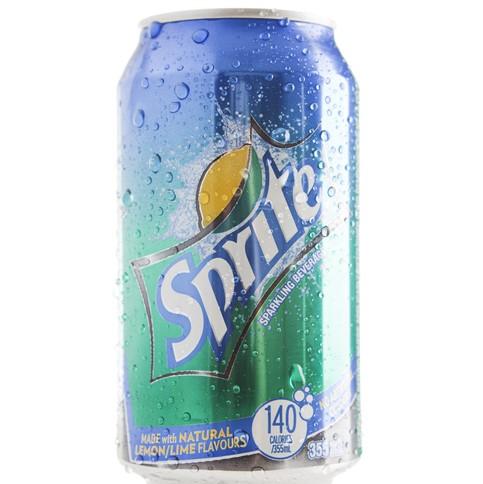 スプライト炭酸飲料、韓国の中華料理と一緒に楽しむジュースの画像