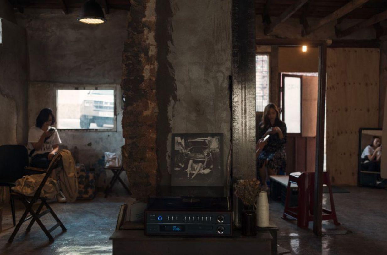 韓国カフェ、韓国、ソウル、ソウルカフェ、韓国古民家、古民家カフェ、レトロ、レトロカフェ、ホンデ、ホンデカフェ、弘大、イテウォン、梨泰院、ソウル駅、おしゃれなカフェ、ゆっくりできるカフェ、見せるだけクーポン、クリエイトリップ、カフェアート、カフェ行き方、カフェ、大きいソファカフェ、一人旅、韓国日帰り、韓国一人旅、大人数カフェ