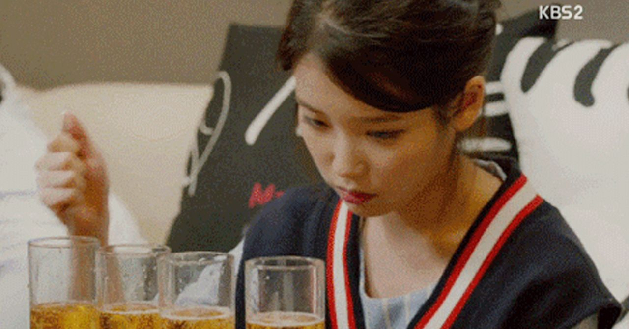 韓國炸彈酒的製作方法，包括燒酒與啤酒的混合比例。