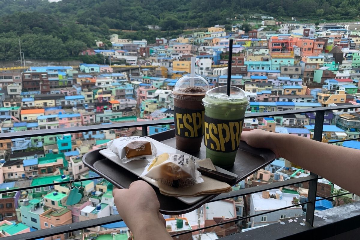 cafe view đẹp ở Làng văn hoá Gamcheon Busan