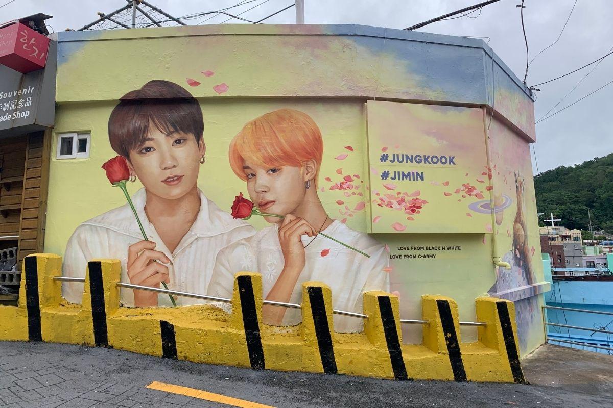 bức tường bts ở Làng văn hoá Gamcheon Busan