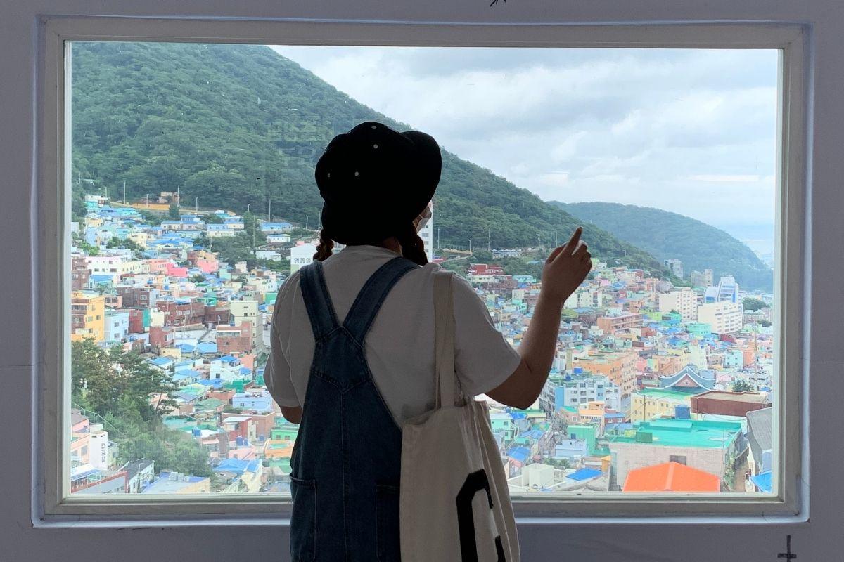 chụp ảnh ở Làng văn hoá Gamcheon Busan