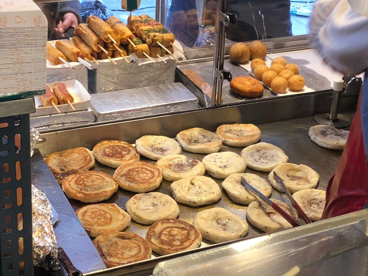 เพลิดเพลินไปกับช่วงเวลาที่น่าจดจำในตลาดแบบดั้งเดิมที่มีเอกลักษณ์เฉพาะตัวที่ใหญ่ที่สุดในเกาหลี! 