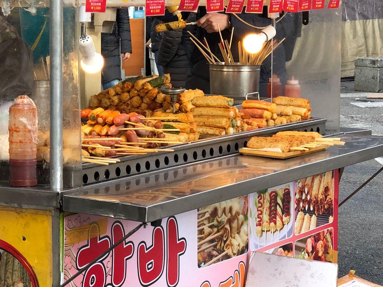 เพลิดเพลินไปกับช่วงเวลาที่น่าจดจำในตลาดแบบดั้งเดิมที่มีเอกลักษณ์เฉพาะตัวที่ใหญ่ที่สุดในเกาหลี! 