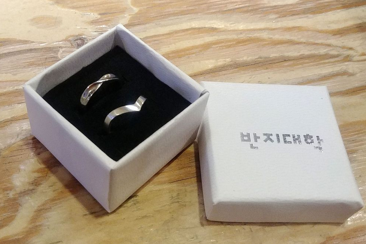 同另一半飛韓國想有一個難忘體驗?不如就去戒指大學整返整獨一無二嘅戒指啦!