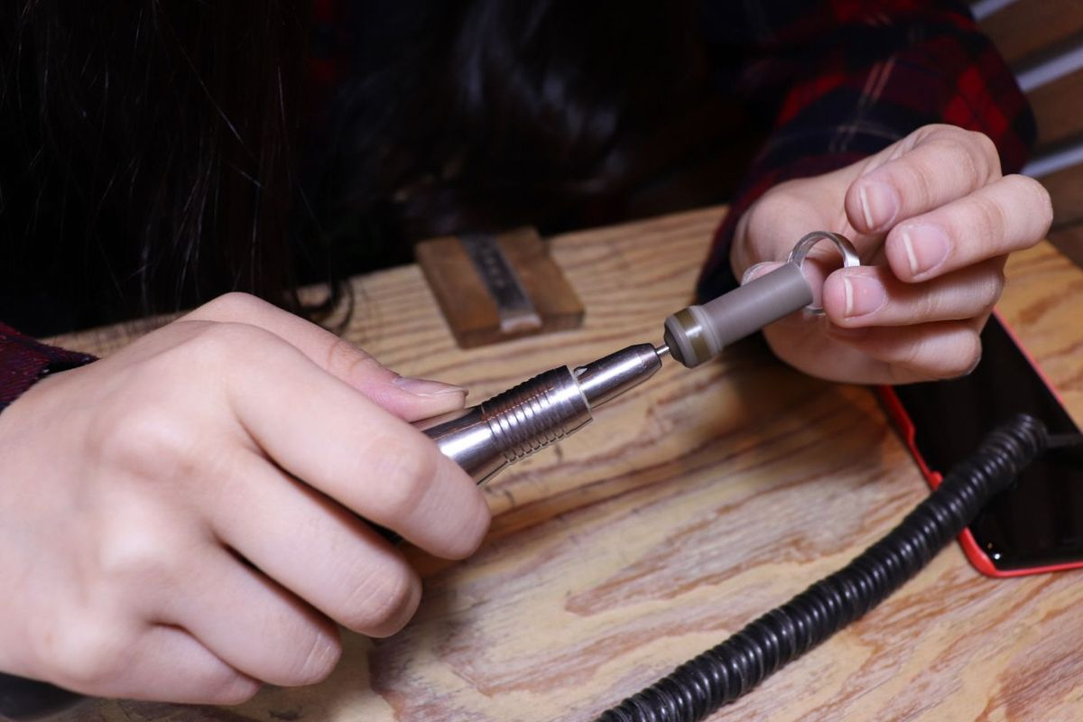 同另一半飛韓國想有一個難忘體驗?不如就去戒指大學整返整獨一無二嘅戒指啦!