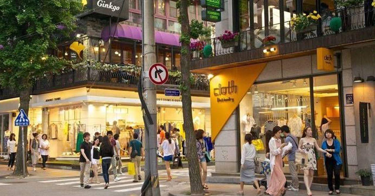 新沙洞探訪記，包括當地商店和街區景觀，流行購物地點介紹。