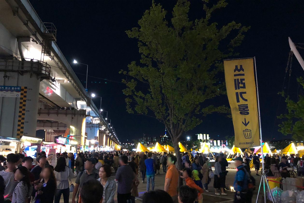 Chợ đêm trăng sông Hàn 2025 