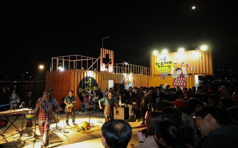 ตลาดนัดกลางคืนที่มีเอกลักษณ์ในโซลนี้ต้องเลื่อนจัดไป เนื่องจากสถานการณ์การระบาดของไวรัสในปีนี้