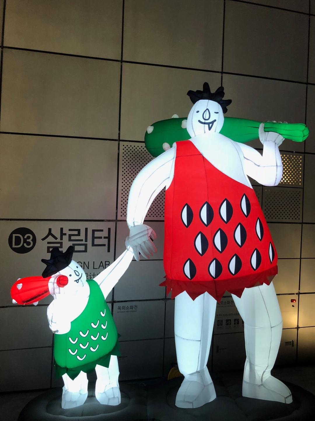 ตลาดนัดกลางคืนที่มีเอกลักษณ์ในโซลนี้ต้องเลื่อนจัดไป เนื่องจากสถานการณ์การระบาดของไวรัสในปีนี้