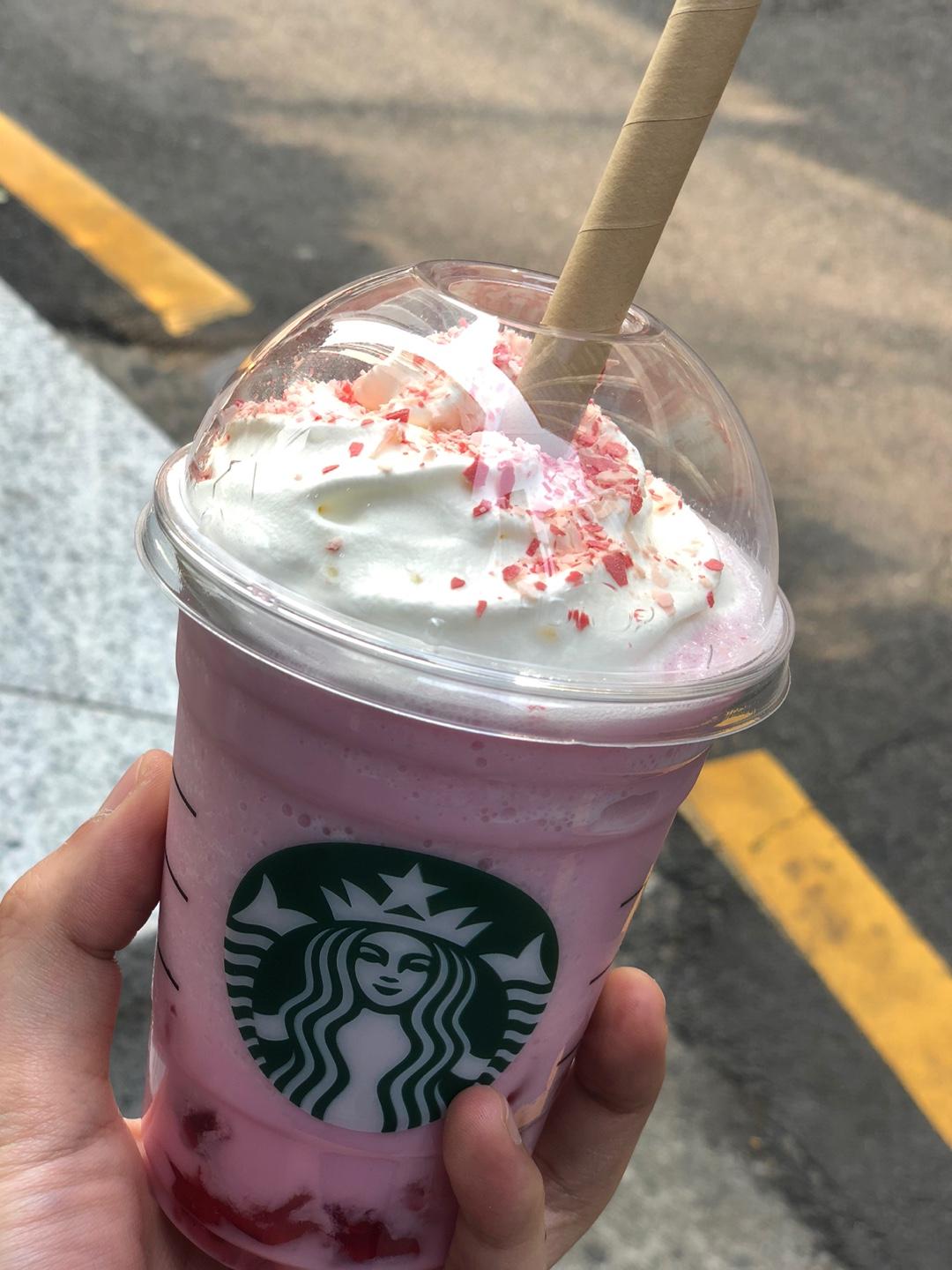 韓國星巴克櫻花季特飲，充滿櫻花香和粉嫩色調