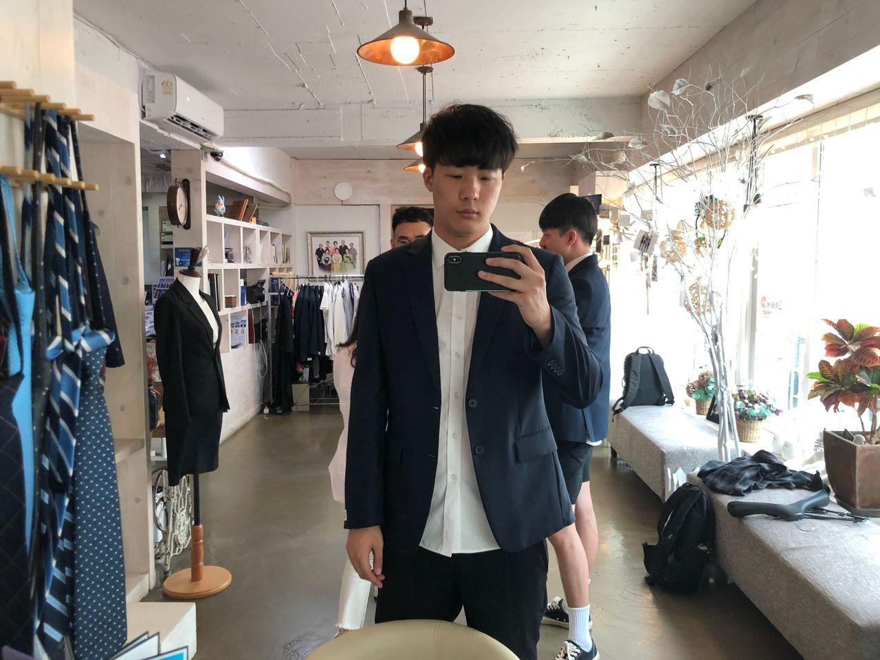 Hongdae ID Photo - Woori Dongnae Photo Studio (우리동네사진관 홍대점)