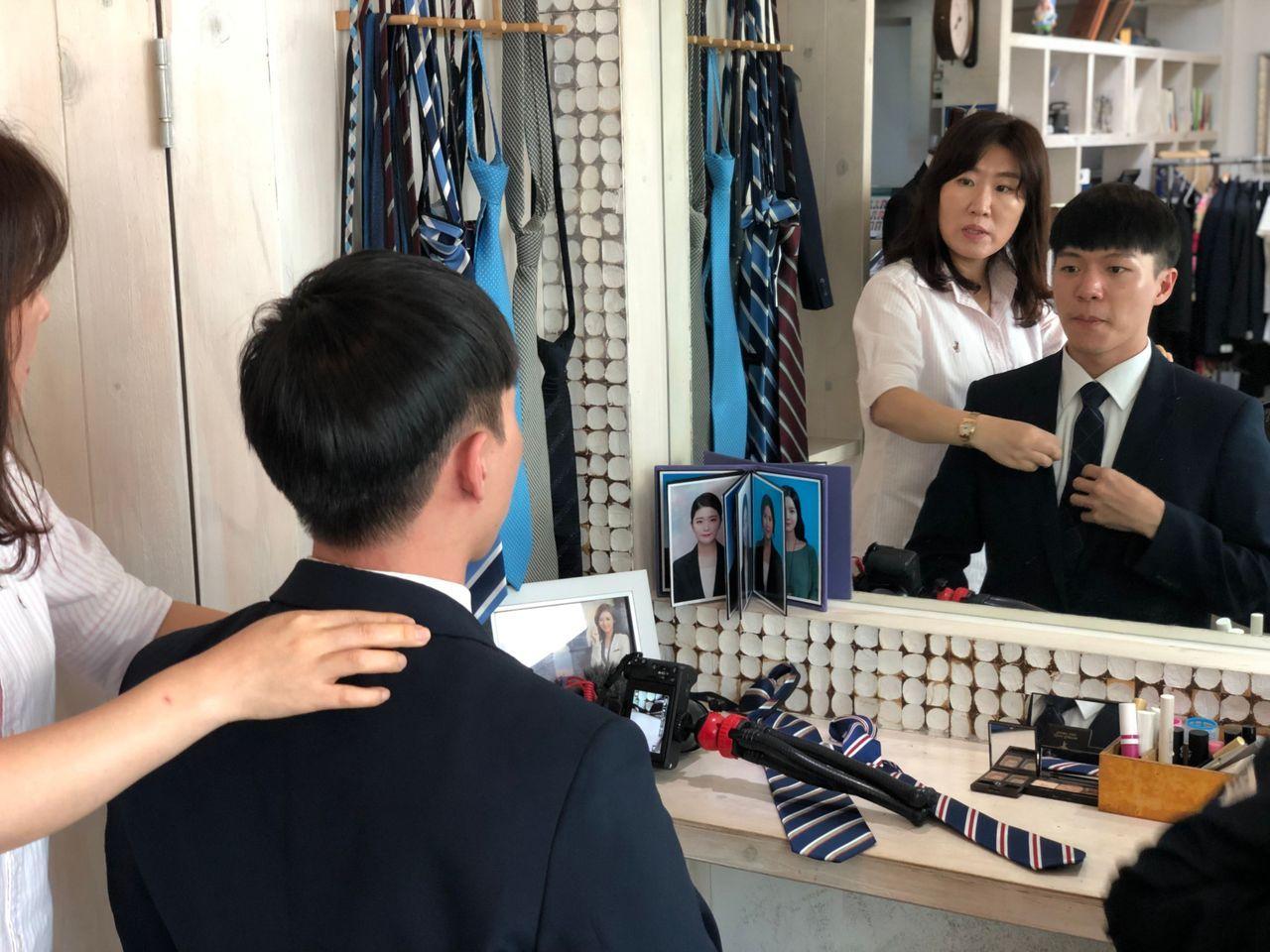 Hongdae ID Photo - Woori Dongnae Photo Studio (우리동네사진관 홍대점)