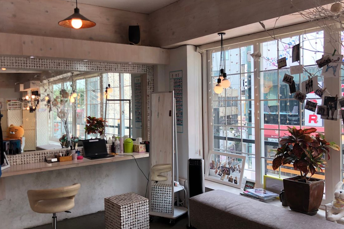 韓國弘大證件相 我們洞內照相館