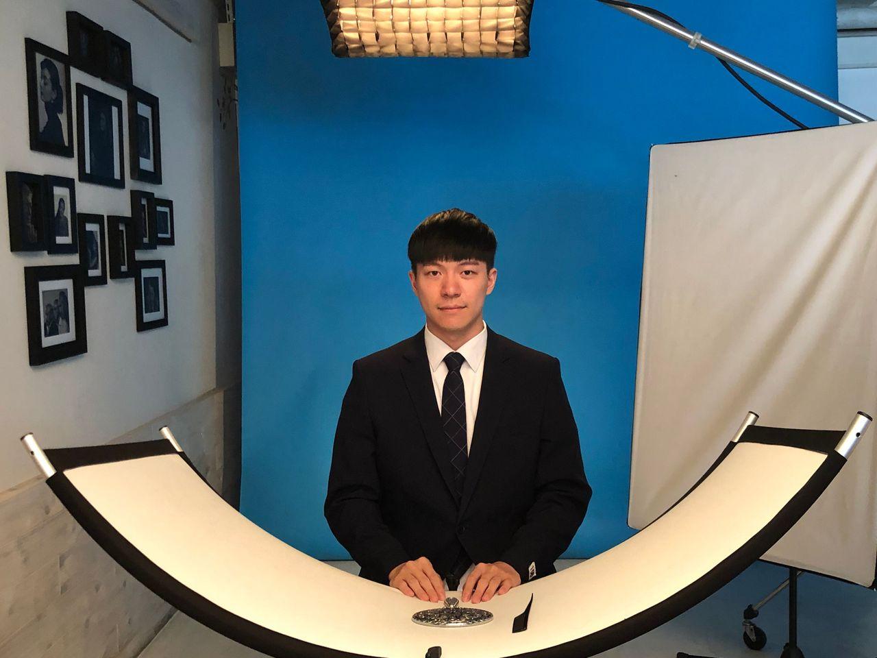 Hongdae ID Photo - Woori Dongnae Photo Studio (우리동네사진관 홍대점)