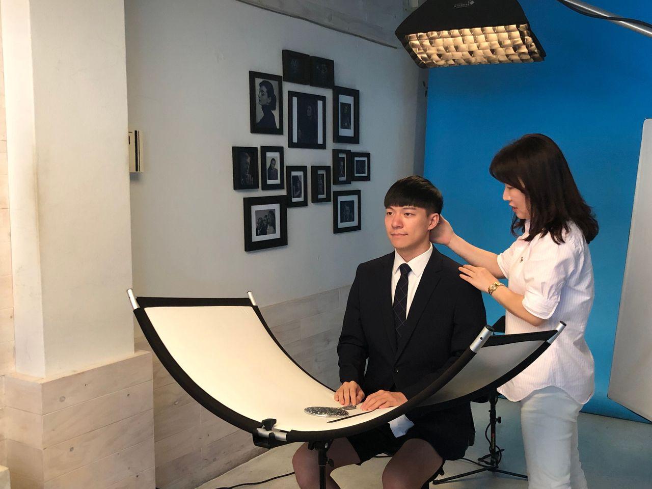 Hongdae ID Photo - Woori Dongnae Photo Studio (우리동네사진관 홍대점)