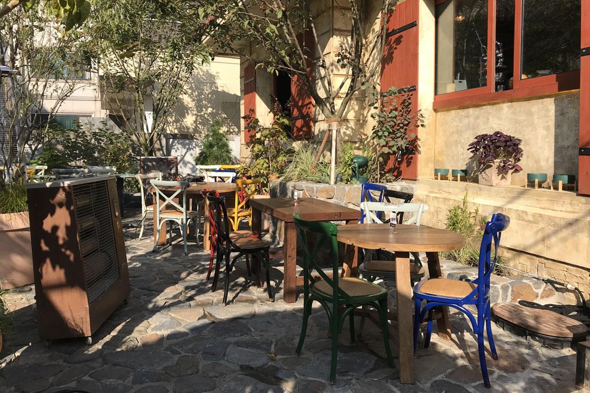 Sinsa & Apgujeong Cafe Guide: Dalmation