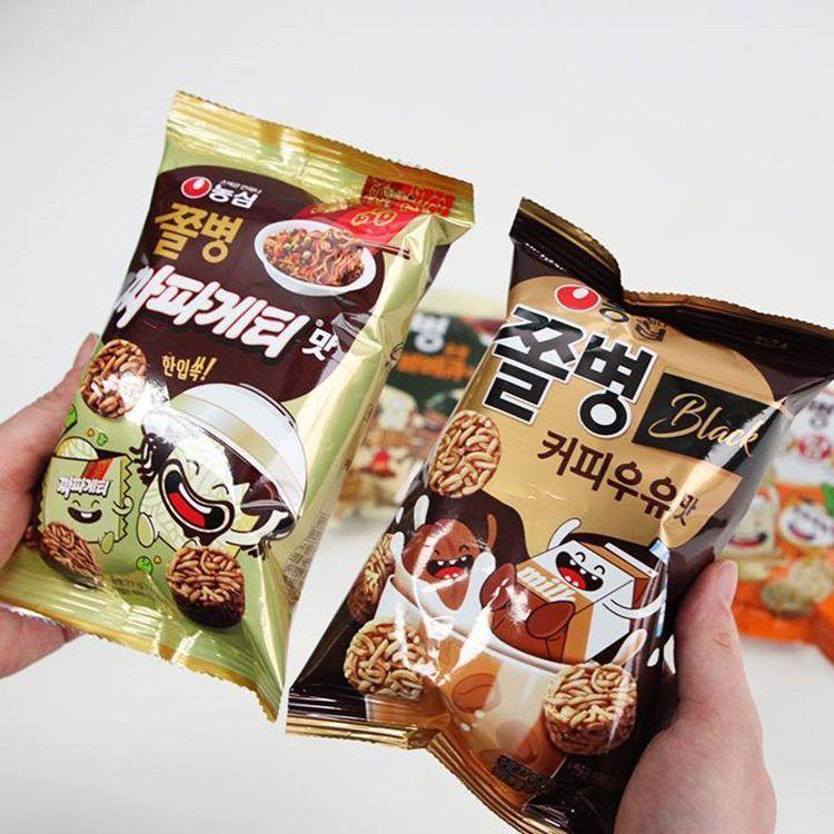 兩款韓國科學麵包裝對比：炸醬口味與咖啡牛奶口味。