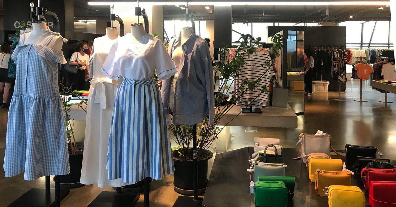 新村Aland探訪：韓國新村區域內的Aland商店，展示著各式時尚服飾與配件，為顧客提供多樣選擇。