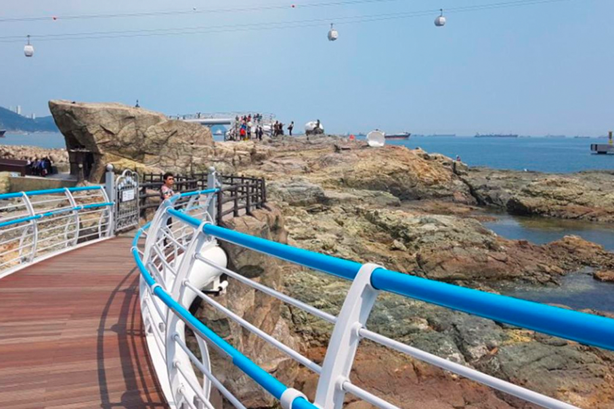 五六島Sky Walk沿著海岸線的步道